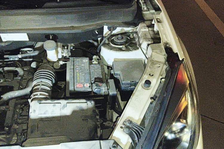 Used CHANGAN OSHAN COS5 2021 1.6L Manual Luxury Model Engine Bay Left