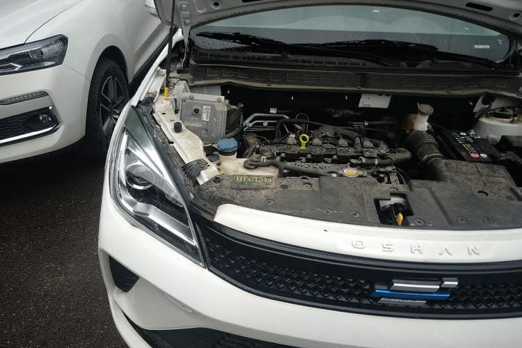 Used CHANGAN OSHAN COS5 2021 1.6L Manual Classic Version Engine Bay Right