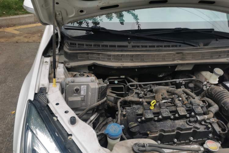Used CHANGAN OSHAN COS5 2021 1.6L CVT Luxury Model Engine Bay Right