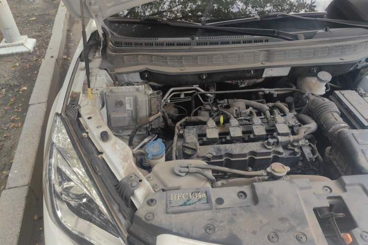 Used CHANGAN OSHAN COS5 2021 1.6L Manual Luxury Model Engine Bay Right