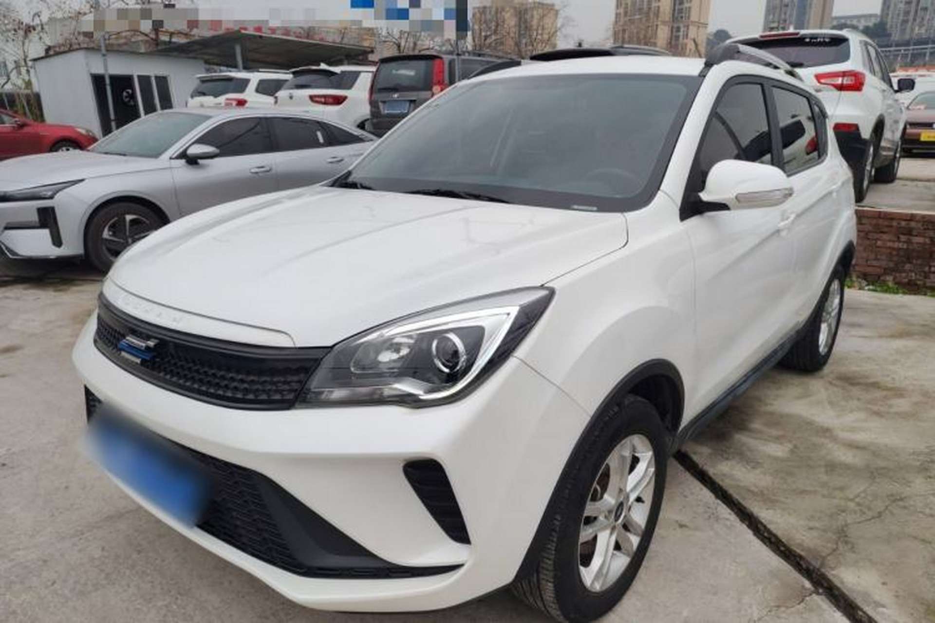 Used CHANGAN OSHAN COS5 2021 1.6L Manual Luxury Model Front Left 45 Deg