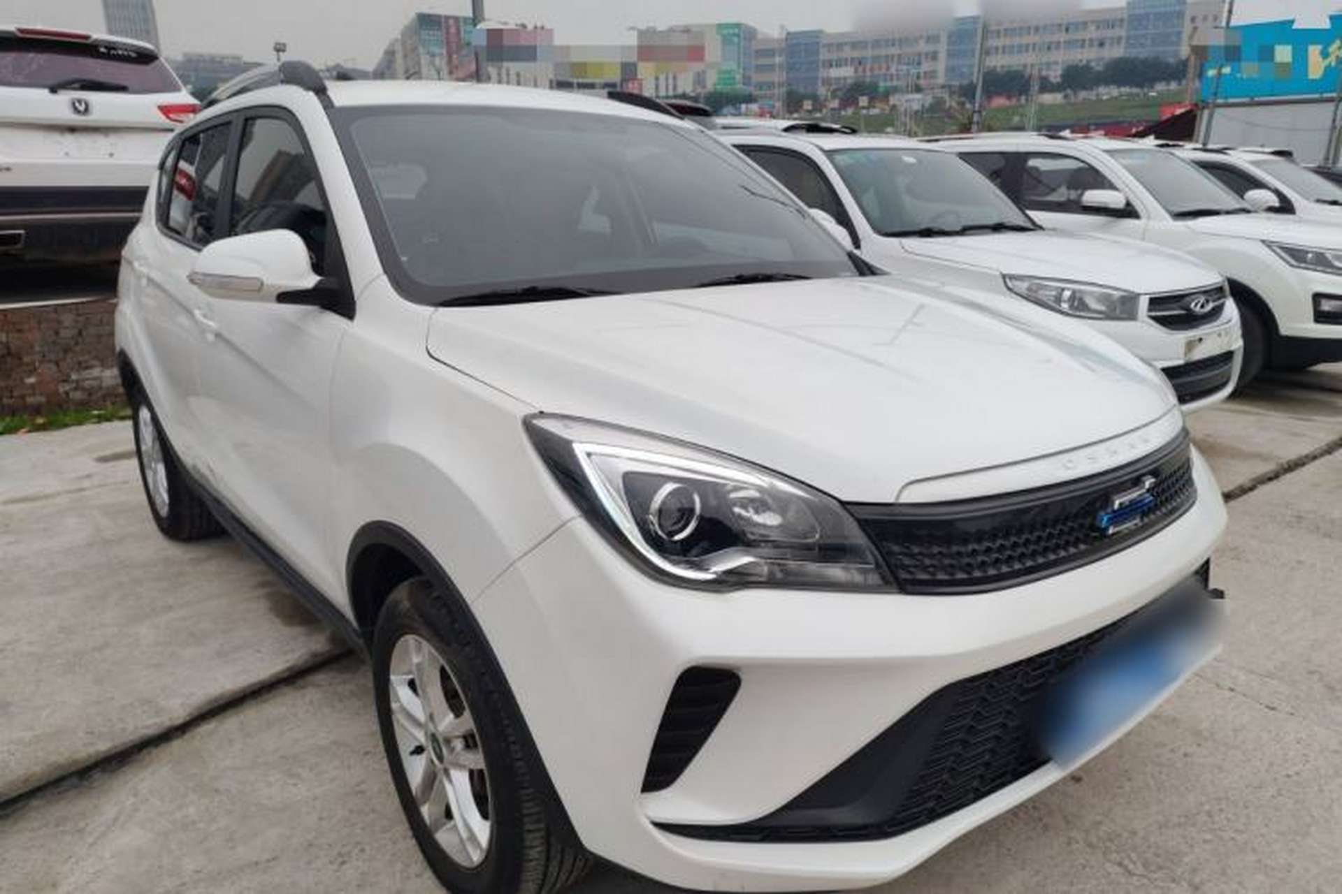 Used CHANGAN OSHAN COS5 2021 1.6L Manual Luxury Model Front Right 45 Deg