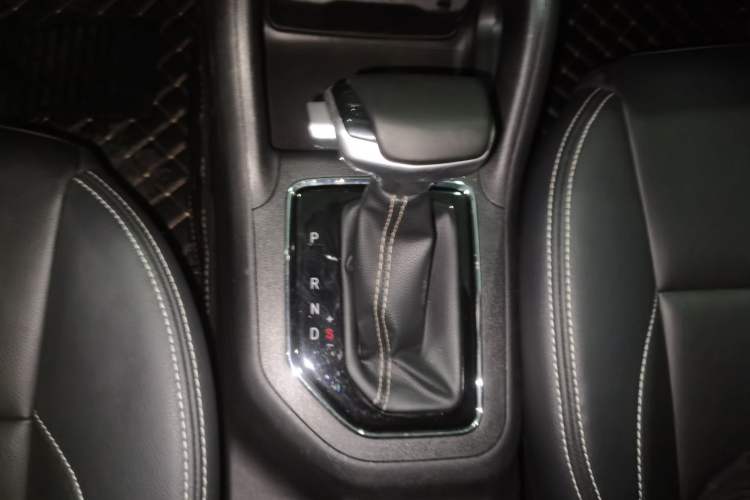 Used CHANGAN OSHAN COS5 2021 1.6L CVT Luxury Model Gear Lever