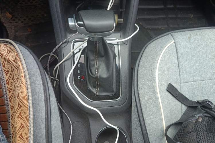 Used CHANGAN OSHAN COS5 2021 1.6L CVT Luxury Model Gear Lever