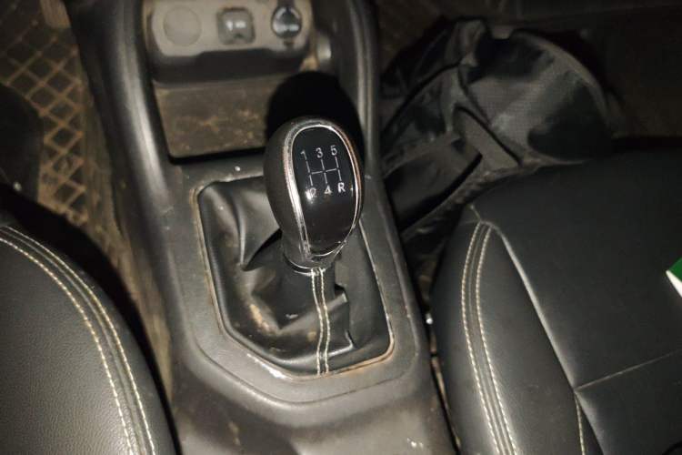 Used CHANGAN OSHAN COS5 2021 1.6L Manual Luxury Model Gear Lever