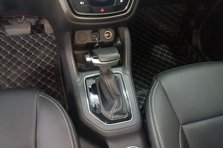 Used CHANGAN OSHAN COS5 2021 1.6L CVT Luxury Model Gear Lever