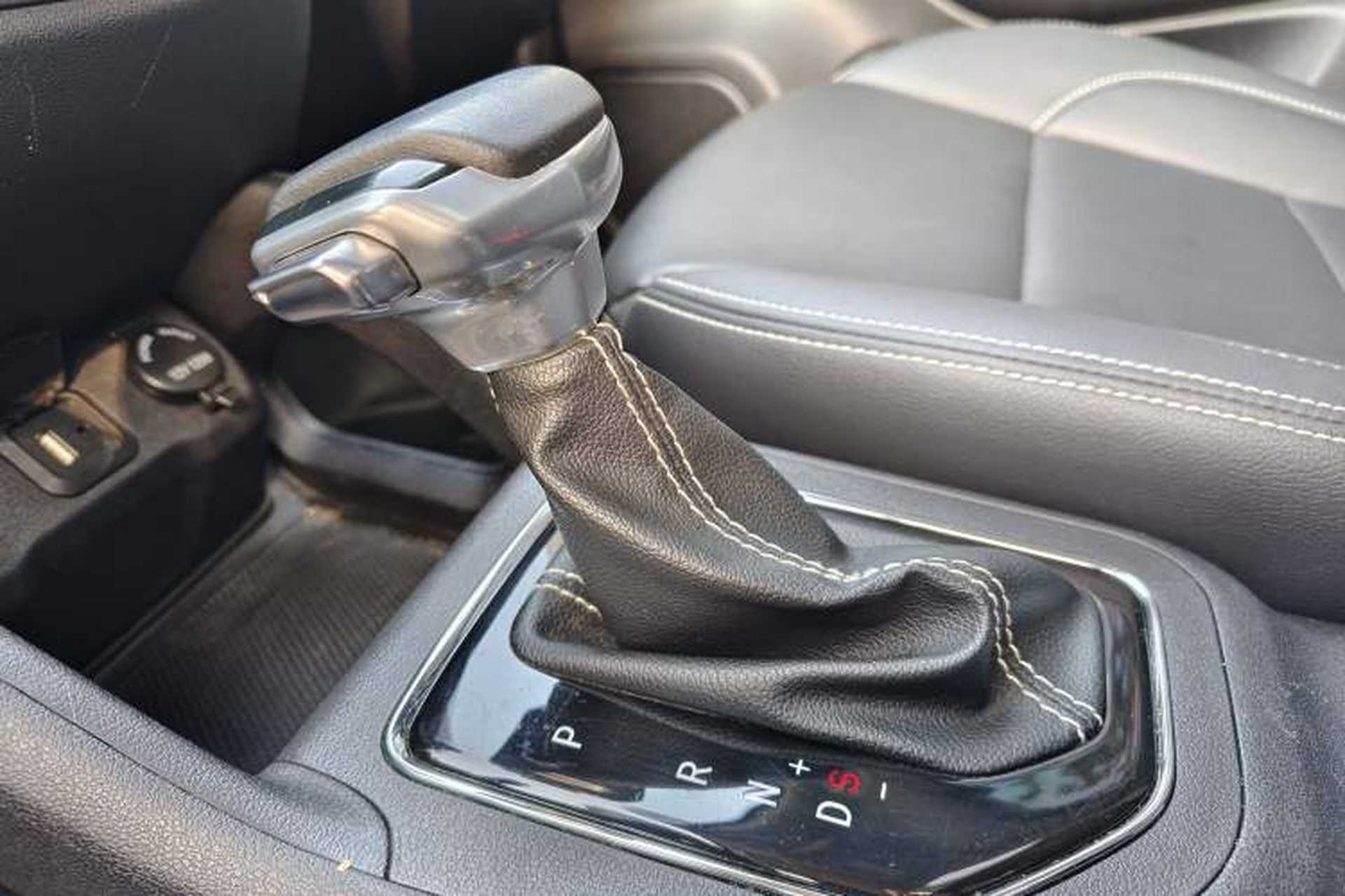 Used CHANGAN OSHAN COS5 2021 1.6L CVT Luxury Model Gear Lever