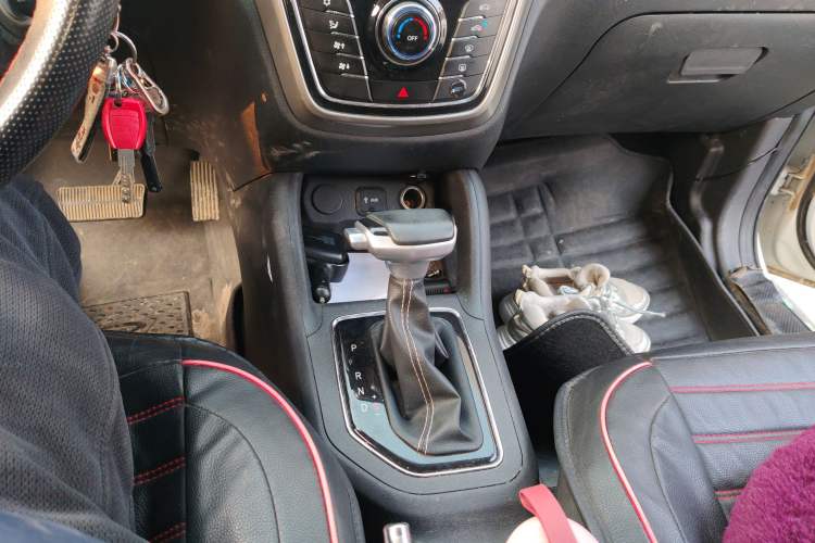 Used CHANGAN OSHAN COS5 2021 1.6L CVT Luxury Model Gear Lever