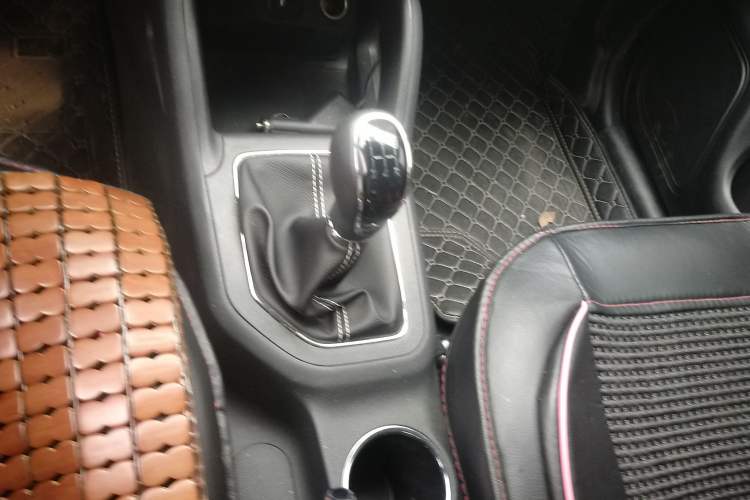 Used CHANGAN OSHAN COS5 2021 1.6L Manual Classic Version Gear Lever