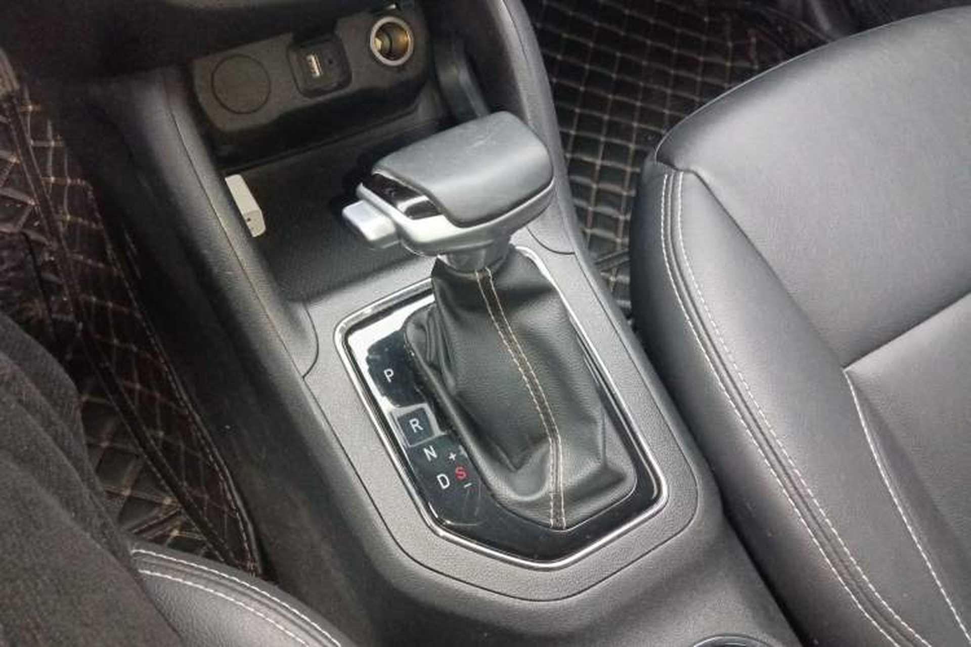 Used CHANGAN OSHAN COS5 2021 1.6L CVT Luxury Model Gear Lever