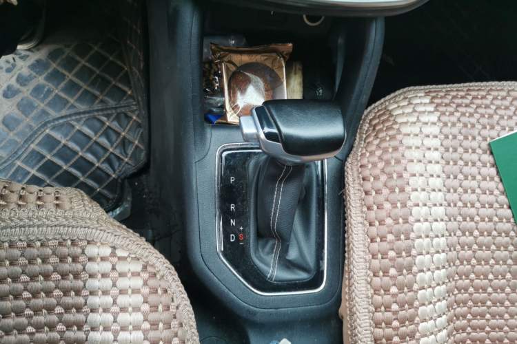 Used CHANGAN OSHAN COS5 2021 1.6L CVT Luxury Model Gear Lever