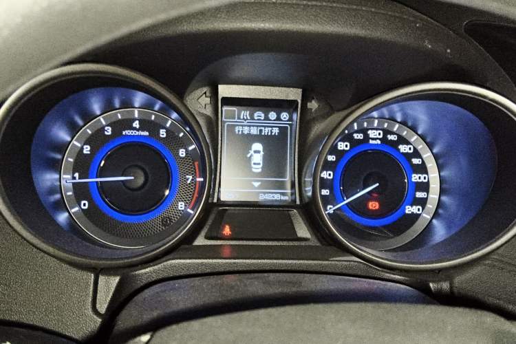 Used CHANGAN OSHAN COS5 2021 1.6L Manual Luxury Model Instrument Cluster