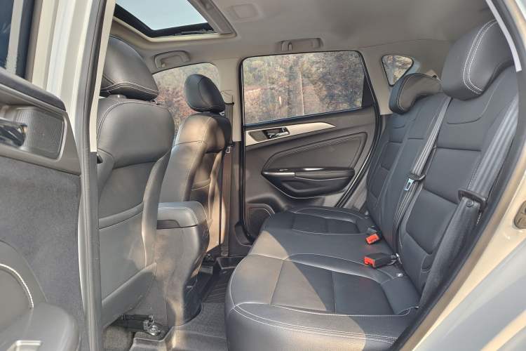 Used CHANGAN OSHAN COS5 2021 1.6L CVT Luxury Model Interior 4