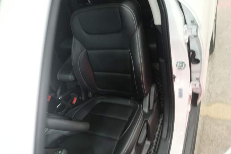 Used CHANGAN OSHAN COS5 2021 1.6L CVT Luxury Model Left Front Seat