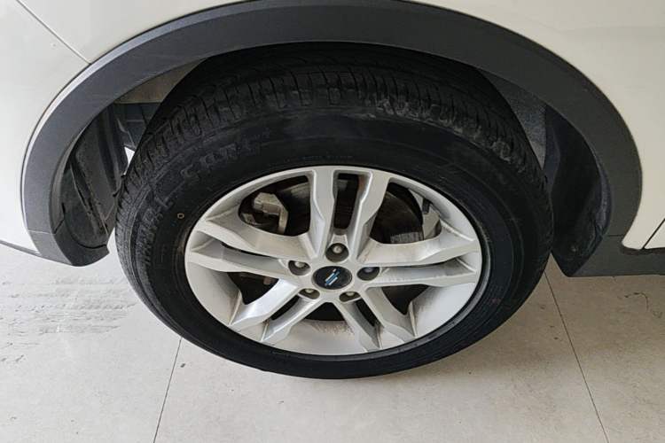 Used CHANGAN OSHAN COS5 2021 1.6L CVT Luxury Model Left Front Wheel Hub