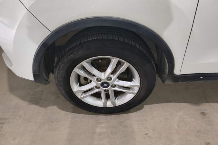 Used CHANGAN OSHAN COS5 2021 1.6L Manual Luxury Model Left Front Wheel Hub