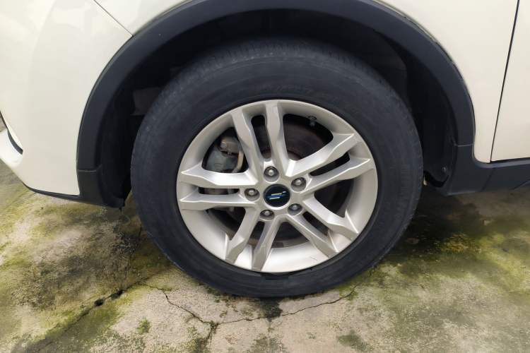 Used CHANGAN OSHAN COS5 2021 1.6L CVT Luxury Model Left Front Wheel Hub