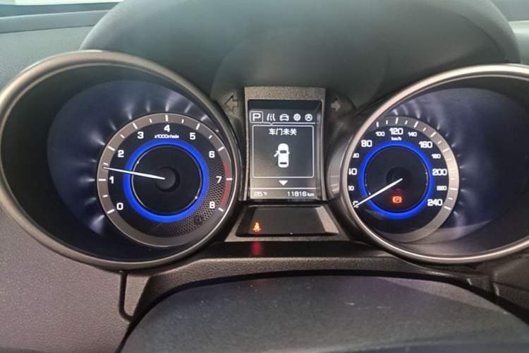 Used CHANGAN OSHAN COS5 2021 1.6L CVT Luxury Model Odometer Close Up