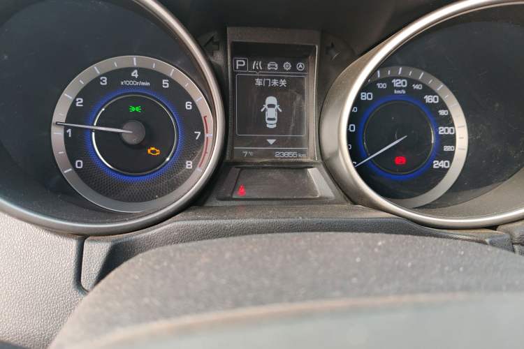 Used CHANGAN OSHAN COS5 2021 1.6L CVT Luxury Model Odometer Close Up