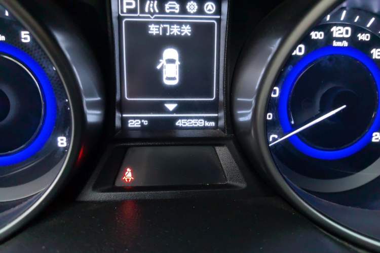 Used CHANGAN OSHAN COS5 2021 1.6L CVT Luxury Model Odometer Close Up