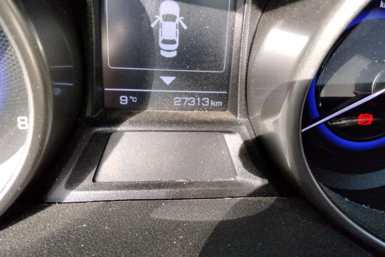 Used CHANGAN OSHAN COS5 2021 1.6L CVT Luxury Model Odometer Close Up