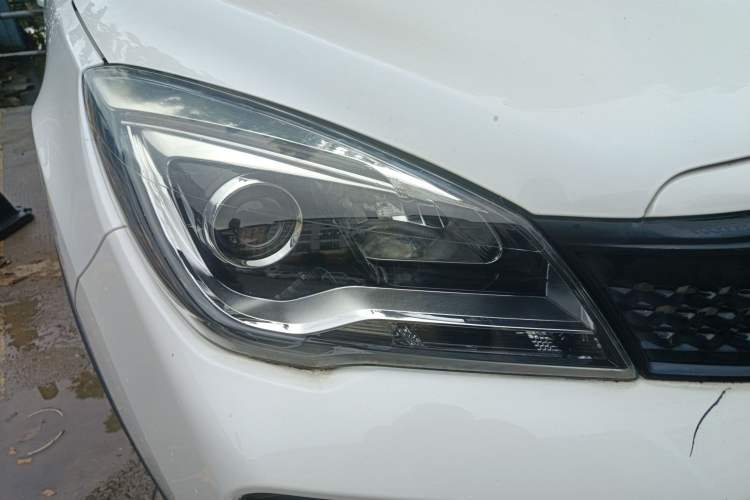Used CHANGAN OSHAN COS5 2021 1.6L CVT Luxury Model Right Front Headlight