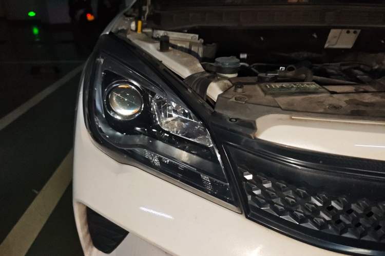 Used CHANGAN OSHAN COS5 2021 1.6L Manual Luxury Model Right Front Headlight
