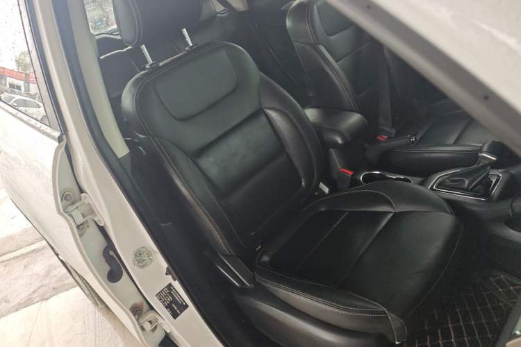 Used CHANGAN OSHAN COS5 2021 1.6L CVT Luxury Model Right Front Seat