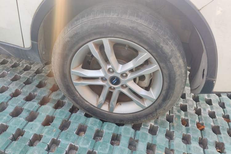 Used CHANGAN OSHAN COS5 2021 1.6L CVT Luxury Model Right Front Wheel Hub