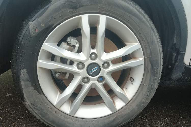Used CHANGAN OSHAN COS5 2021 1.6L Manual Classic Version Right Front Wheel Hub