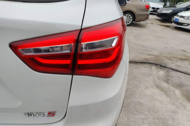 Used CHANGAN OSHAN COS5 2021 1.6L Manual Luxury Model Right Rear Taillight