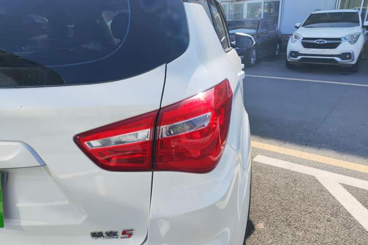 Used CHANGAN OSHAN COS5 2021 1.6L CVT Luxury Model Right Rear Taillight