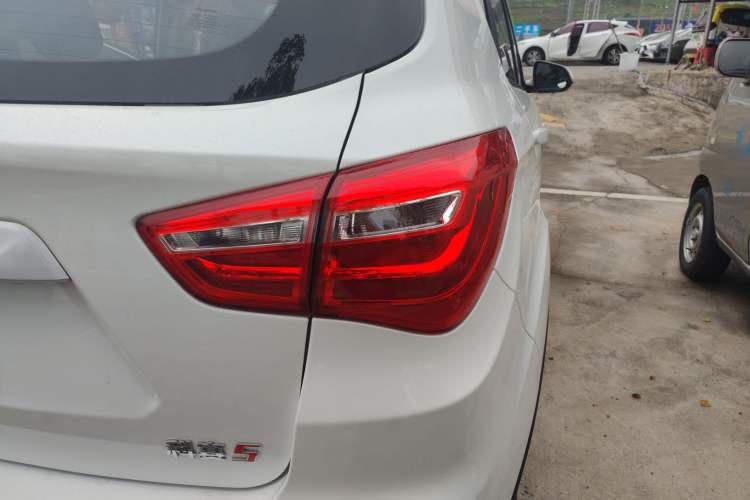 Used CHANGAN OSHAN COS5 2021 1.6L CVT Luxury Model Right Rear Taillight