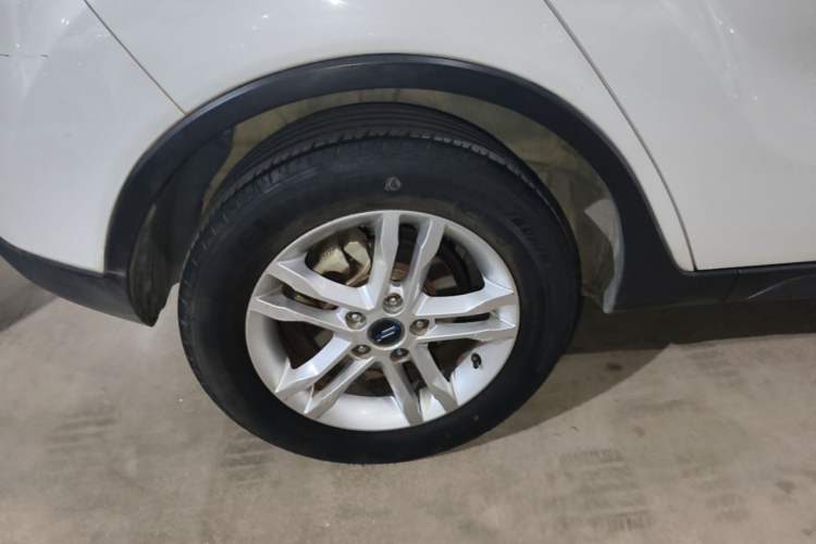 Used CHANGAN OSHAN COS5 2021 1.6L Manual Luxury Model Right Rear Wheel Hub