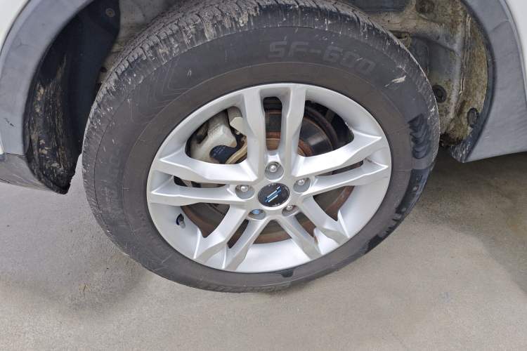 Used CHANGAN OSHAN COS5 2021 1.6L CVT Classic Model Right Rear Wheel Hub