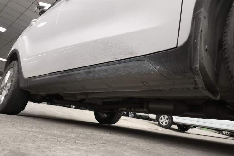 Used CHANGAN OSHAN COS5 2021 1.6L CVT Luxury Model Right Side Sill