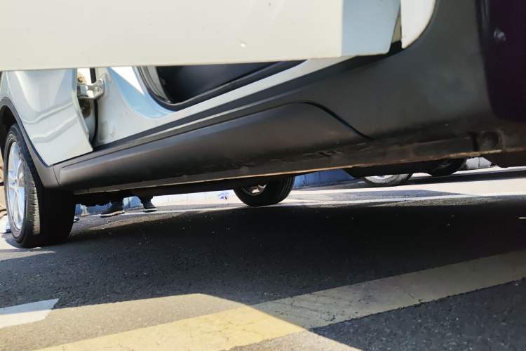 Used CHANGAN OSHAN COS5 2021 1.6L CVT Luxury Model Right Side Sill