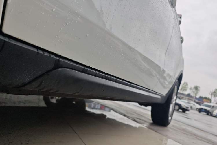 Used CHANGAN OSHAN COS5 2021 1.6L CVT Luxury Model Right Side Sill