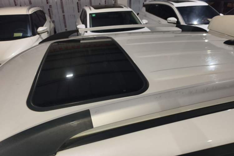 Used CHANGAN OSHAN COS5 2021 1.6L Manual Luxury Model Roof