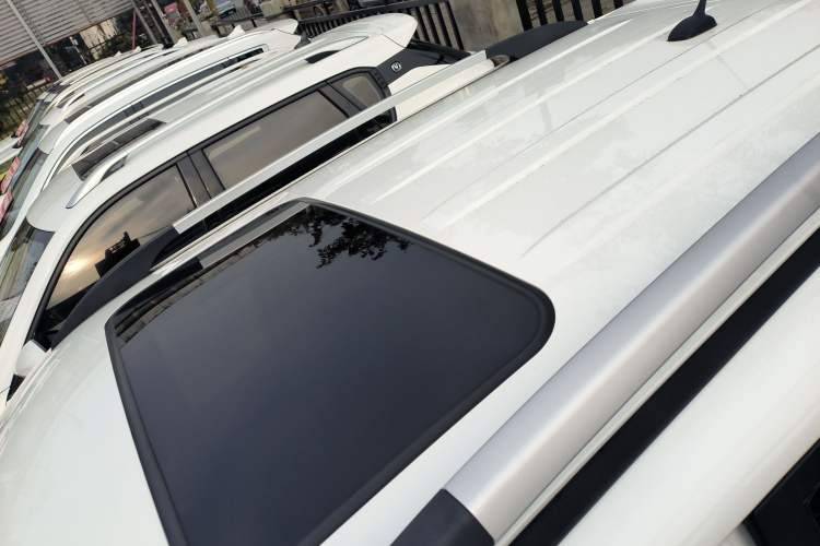 Used CHANGAN OSHAN COS5 2021 1.6L CVT Luxury Model Roof