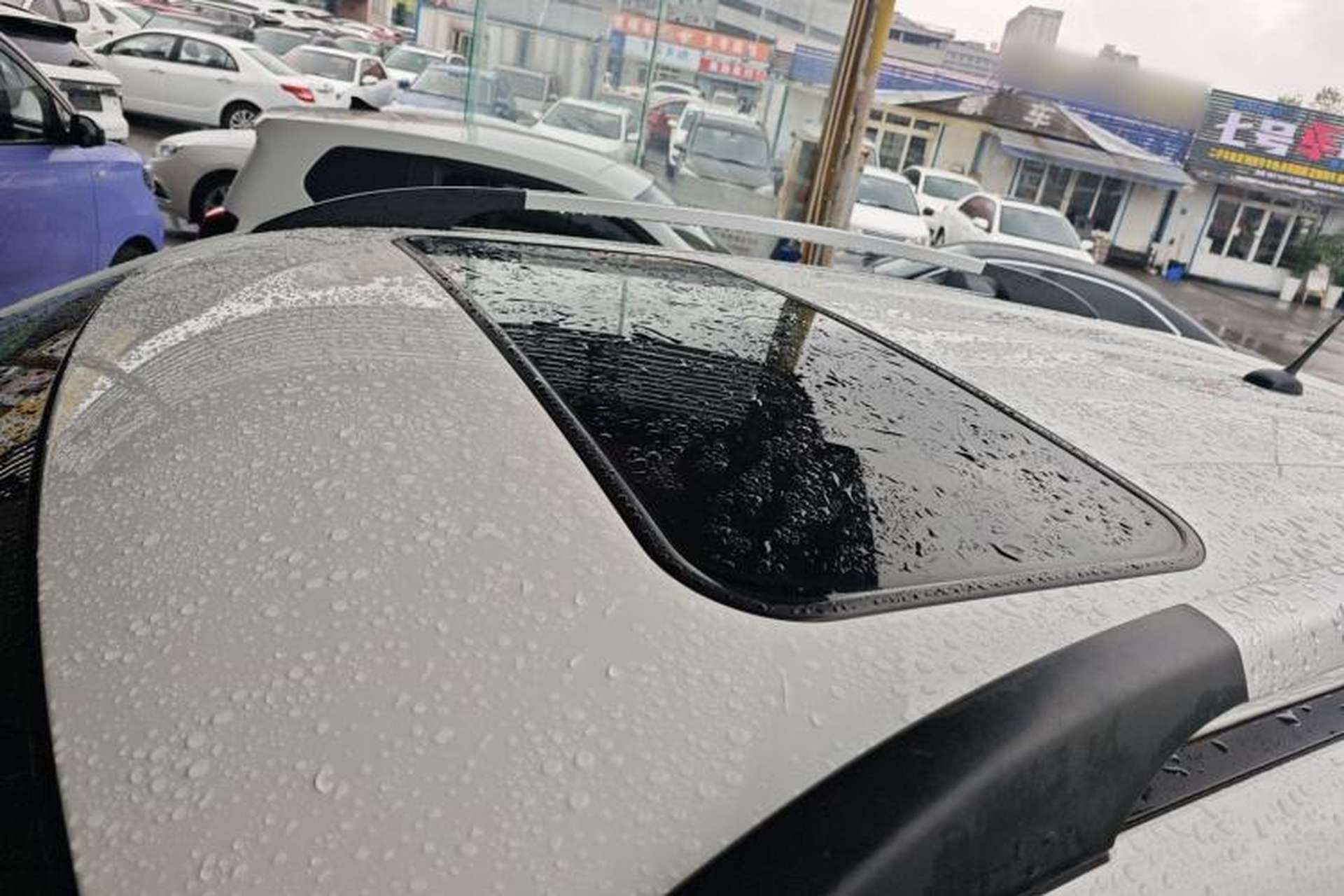 Used CHANGAN OSHAN COS5 2021 1.6L CVT Luxury Model Roof