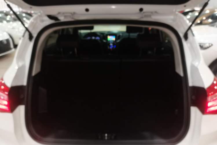 Used CHANGAN OSHAN COS5 2021 1.6L CVT Luxury Model Trunk