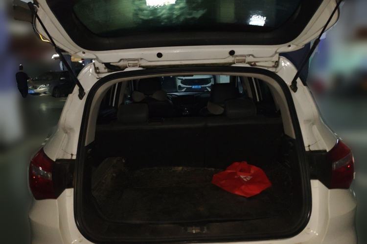 Used CHANGAN OSHAN COS5 2021 1.6L Manual Luxury Model Trunk