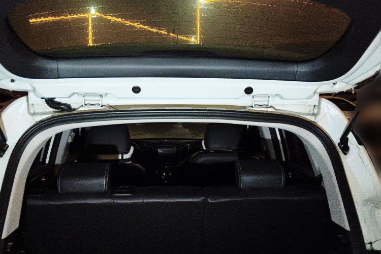 Used CHANGAN OSHAN COS5 2021 1.6L Manual Luxury Model Trunk