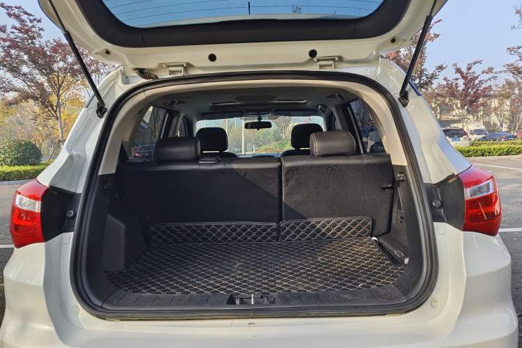 Used CHANGAN OSHAN COS5 2021 1.6L CVT Luxury Model Trunk