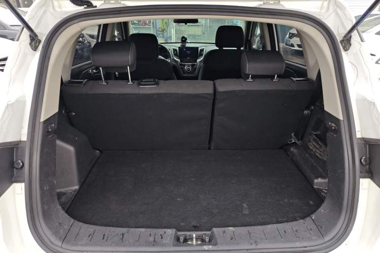 Used CHANGAN OSHAN COS5 2021 1.6L CVT Classic Model Trunk