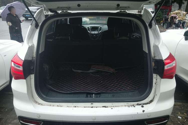 Used CHANGAN OSHAN COS5 2021 1.6L Manual Classic Version Trunk
