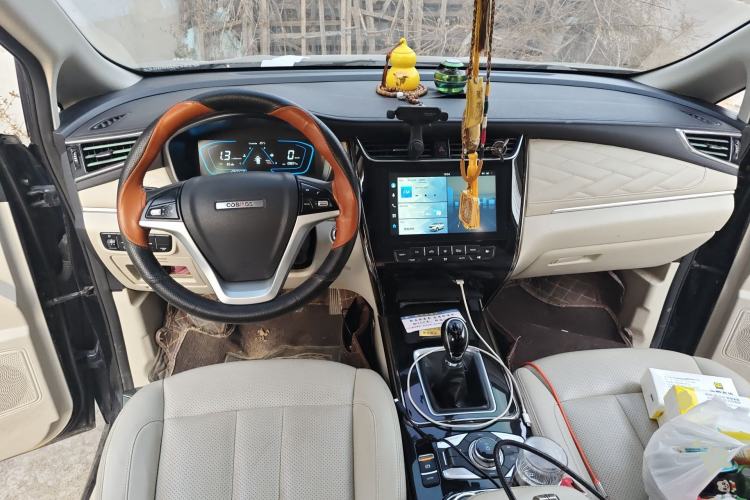 Used CHANGAN OSHAN Cosmos 2019 1.5T Manual Elite Version China V Standard Center Console