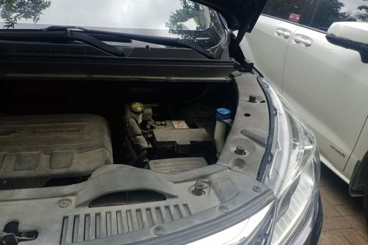 Used CHANGAN OSHAN Cosmos 2019 1.5T Automatic Smart Version China VI Standard Engine Bay Left
