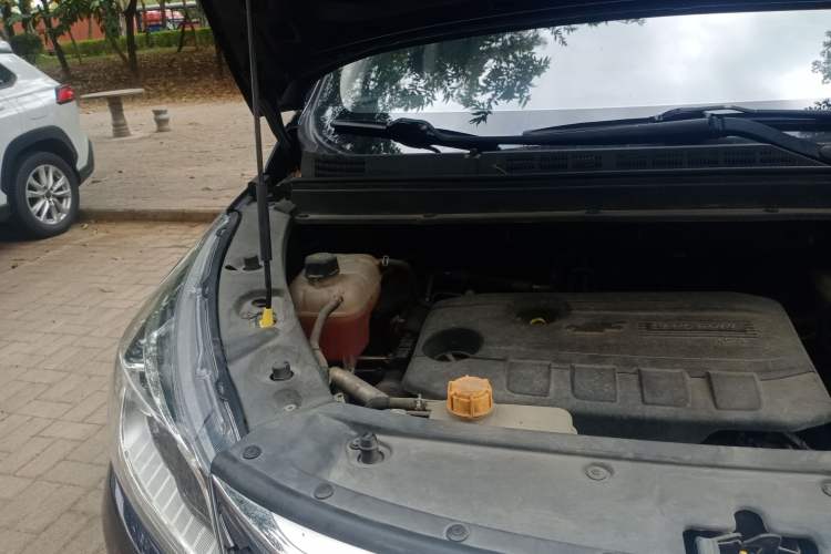 Used CHANGAN OSHAN Cosmos 2019 1.5T Automatic Smart Version China VI Standard Engine Bay Right